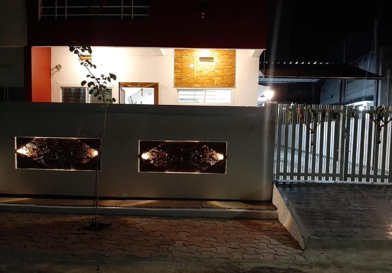 乌贾因Mahadev Mansion别墅 外观 照片